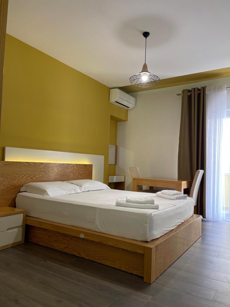 Sunrise Luxury Apartments Sarande Bagian luar foto