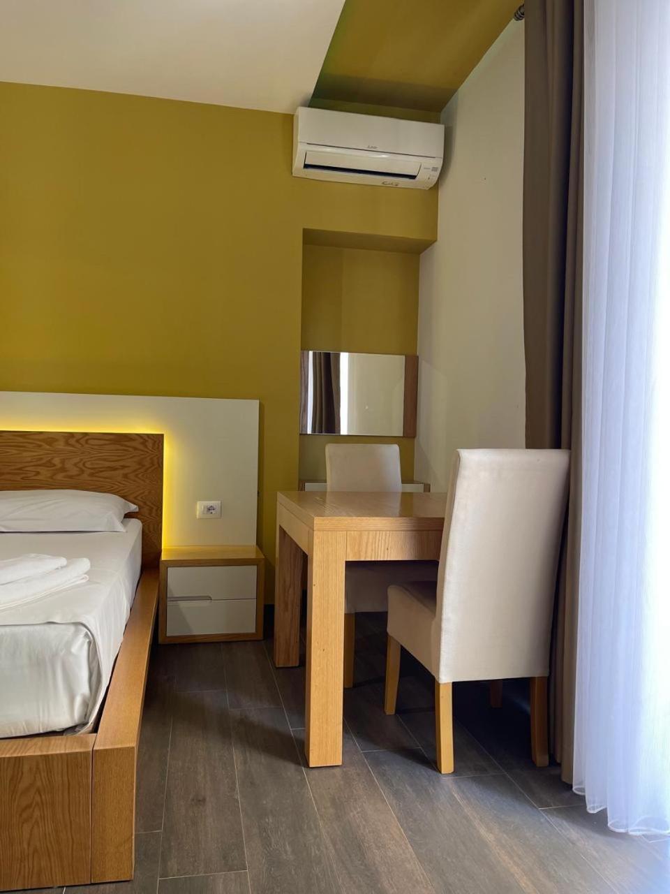 Sunrise Luxury Apartments Sarande Bagian luar foto