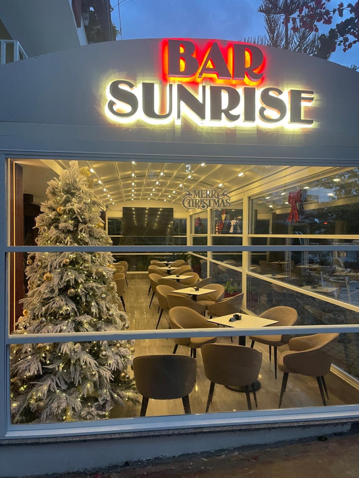 Sunrise Luxury Apartments Sarande Bagian luar foto