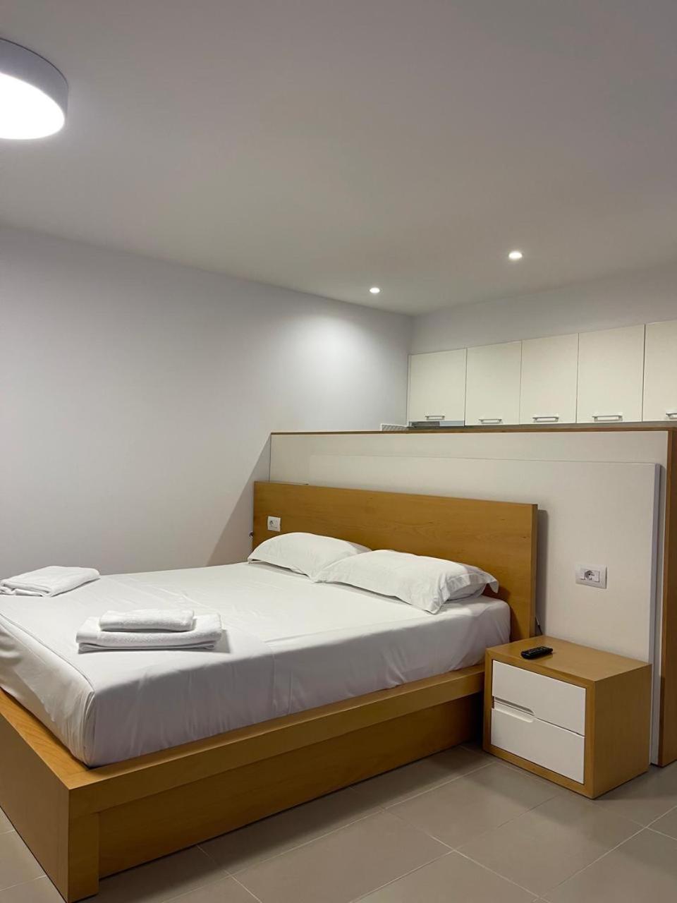 Sunrise Luxury Apartments Sarande Bagian luar foto
